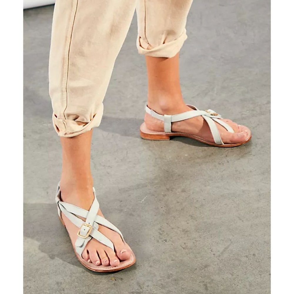 🎉LAST CHANCE🎉 FREE PEOPLE La Risa Flat Sandals / White - Picture 3 of 10